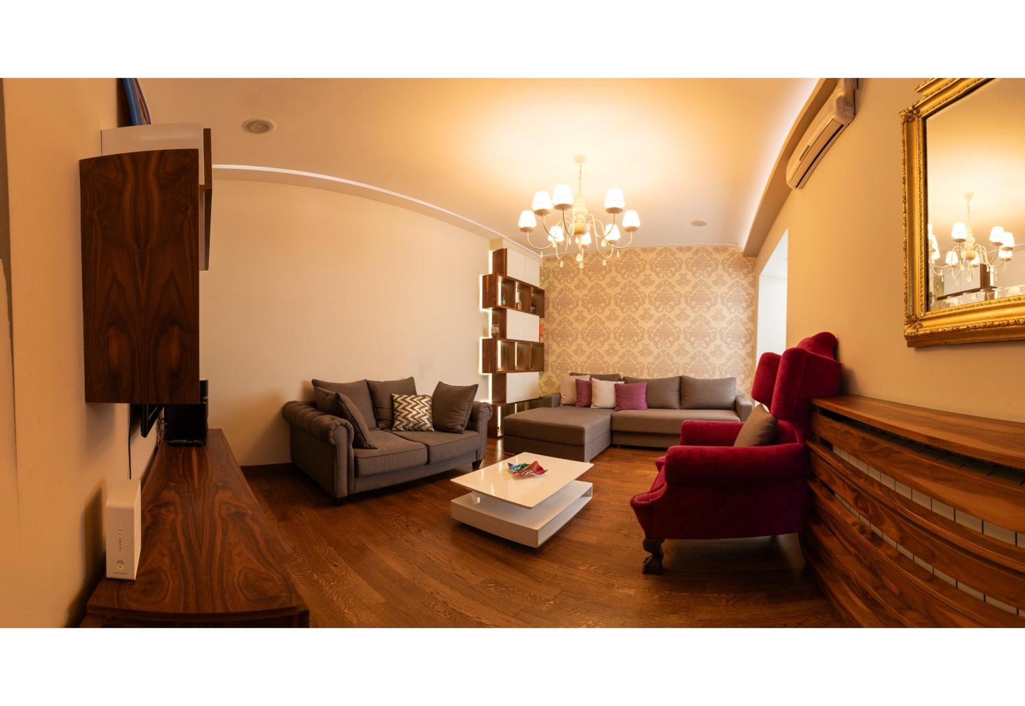 Center Apartment *